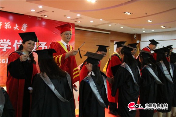 闽南师大隆重举行2018届学生毕业典礼暨学位