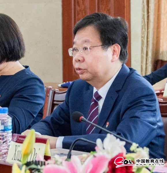 广州市财经职业学校与加拿大罗伯森学院签署国