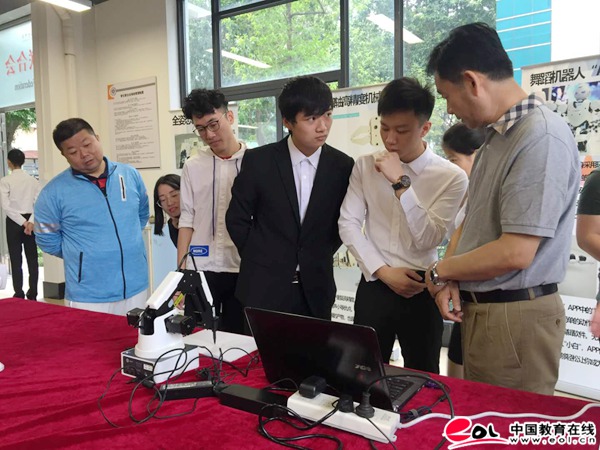 广东白云学院大数据与计算机学院高科技产品