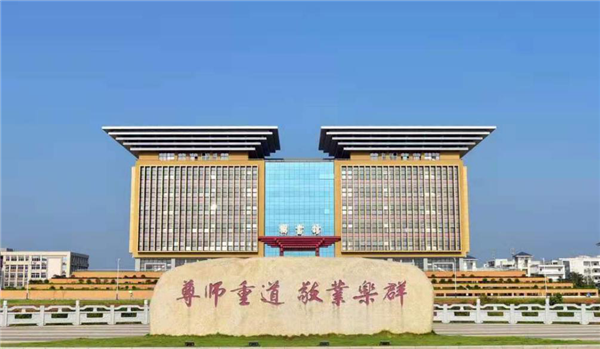 广西师范大学:5a风景区里的大学,广西教师教育的"领头