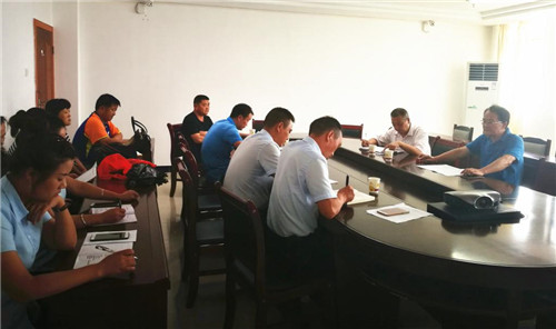 凯里学院副院长江晓谷主持召开物业管理服务工