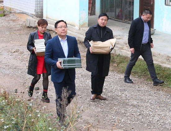 毕节梁才学校参与青春联动·文军扶贫基层服