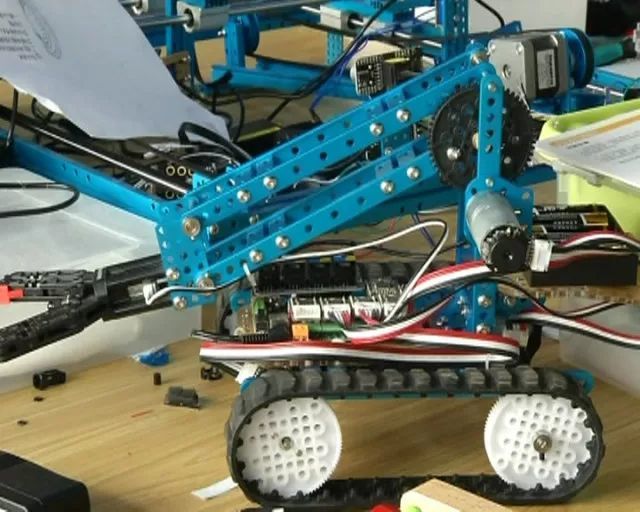 机器人热舞?长沙县一中的这些00后厉害了!