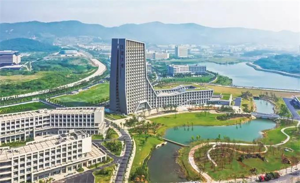江苏科技大学:航向深蓝,逐浪而歌