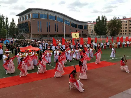 包头市一机一中学生精彩演绎历史朝代画卷——第45届中国历史主题运动