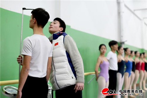 山东青年政治学院2018年艺考开考 报考人数连