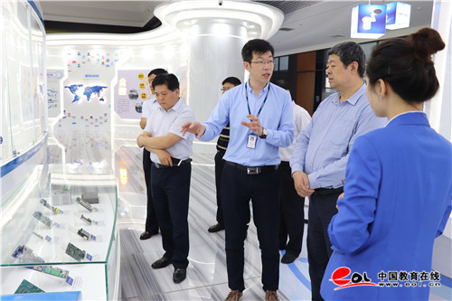 临沂职业学院与沈阳新松机器人签订合作育人协