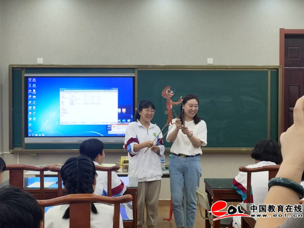 济南二中聘请皮影戏传人为师生开设皮影校本课程