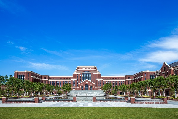 上海建桥学院2018年招生访谈实录:提升学生创