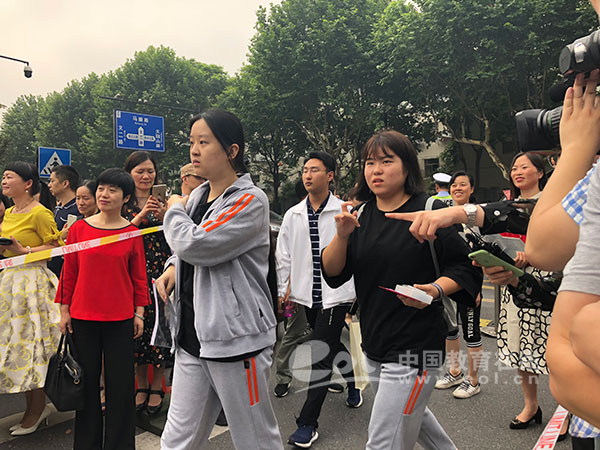 滚动直播 | 2018高考鸣锣开考,第一时间为你带