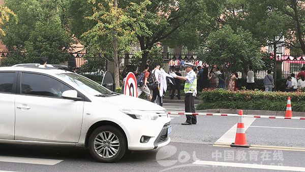 滚动直播 | 2018高考鸣锣开考,第一时间为你带