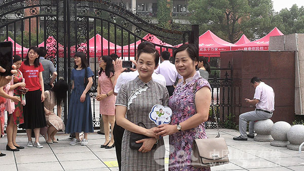 滚动直播 | 2018高考鸣锣开考,第一时间为你带