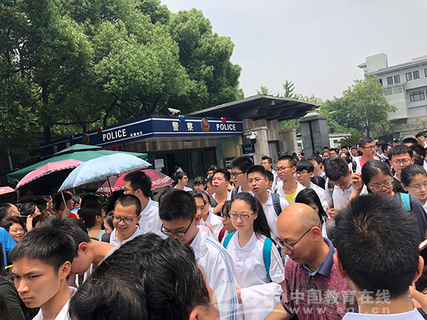 滚动直播|2018年浙江高考鸣锣开考,这些高考表