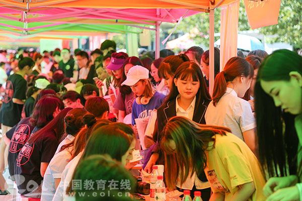 浙音开学季到来 首次迎来香港、台湾地区学生
