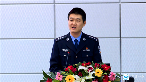 界首一中青年讲堂奋斗让青春无惧无悔
