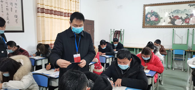 四川开放大学校长杨俊辉巡视指导资阳开大系统考试工作