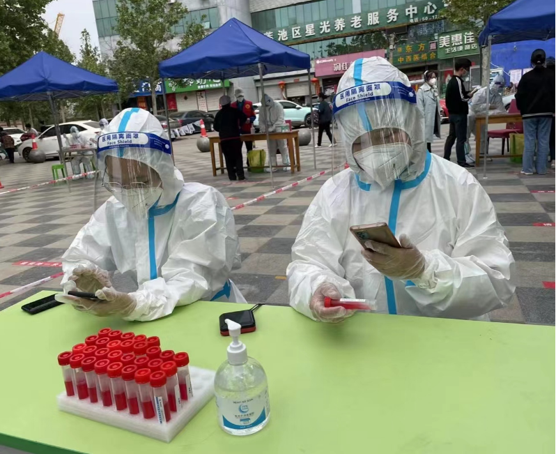 [同心抗疫]我校教职工积极参与社区疫情防控工作