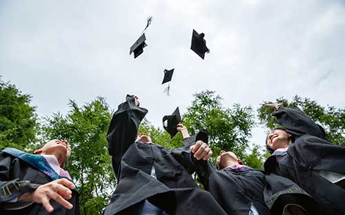 国家开放大学毕业给学位证书吗？