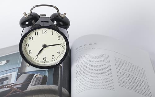 报考自考自学还是报班比较好？