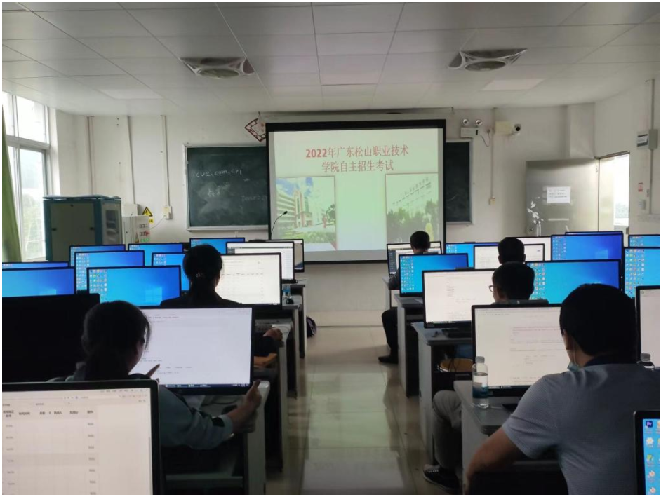 我校顺利举行2022年自主招生考试