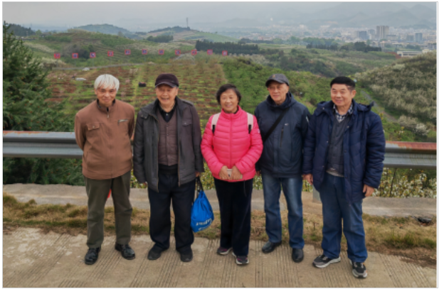 学院组织离退休人员参加“赓续红色血脉，助力乡村振兴”主题活动