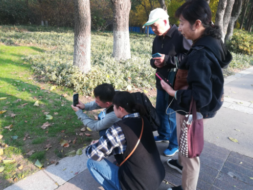 我校老年开放大学（网络教育部）手机摄影班开展特色户外教学活动