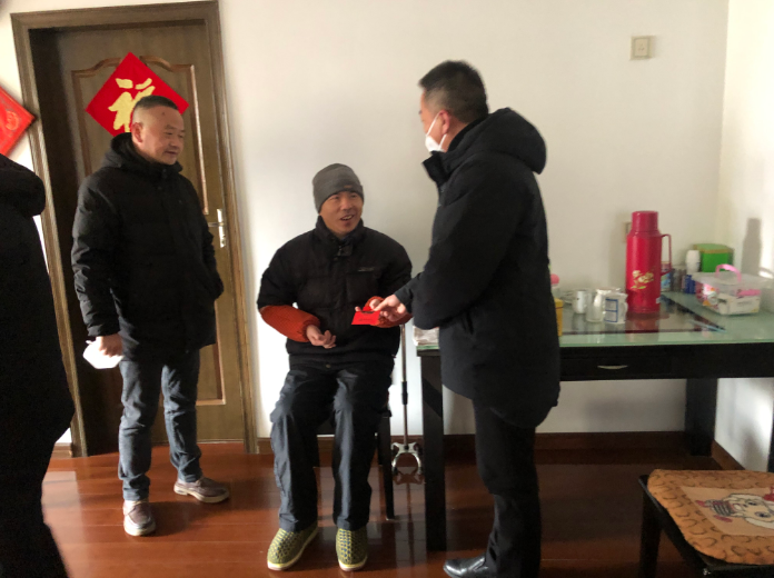 我校开展春节走访慰问活动 我校开展春节走访慰问活动