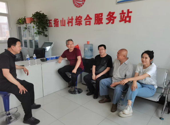 秦皇岛开放大学纪检书记李鹏、副校长孙磊华慰问驻村工作队 秦皇岛开放大学纪检书记李鹏、副校长孙磊华慰问驻村工作队