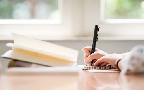 肇庆封开开放大学的学费多少钱？