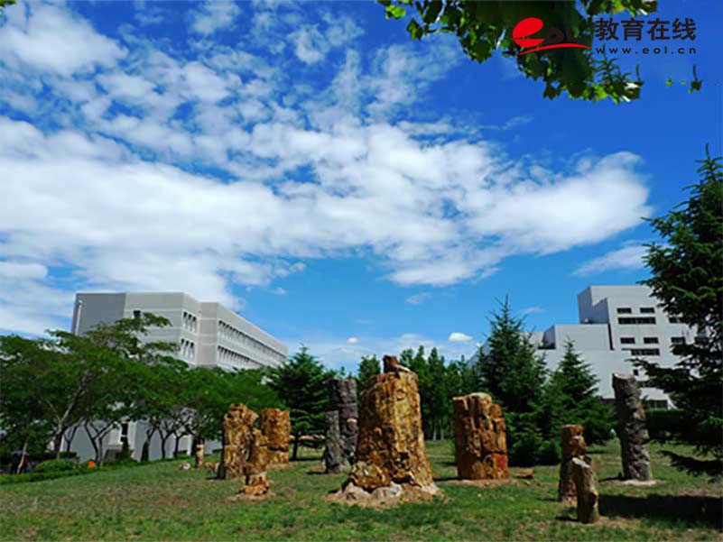 大连大学继续教育学院校园风光