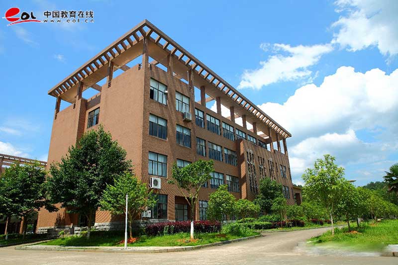 景德镇陶瓷大学继续教育学院校园风光