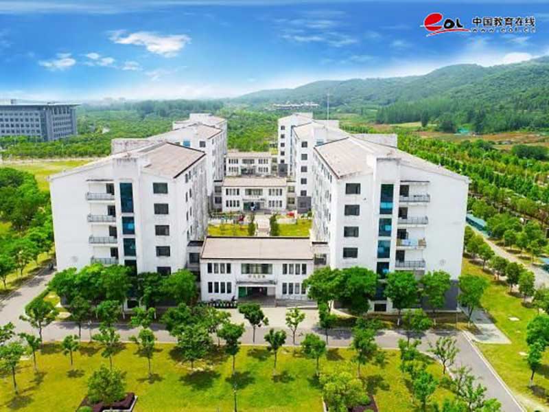 学校校园风光