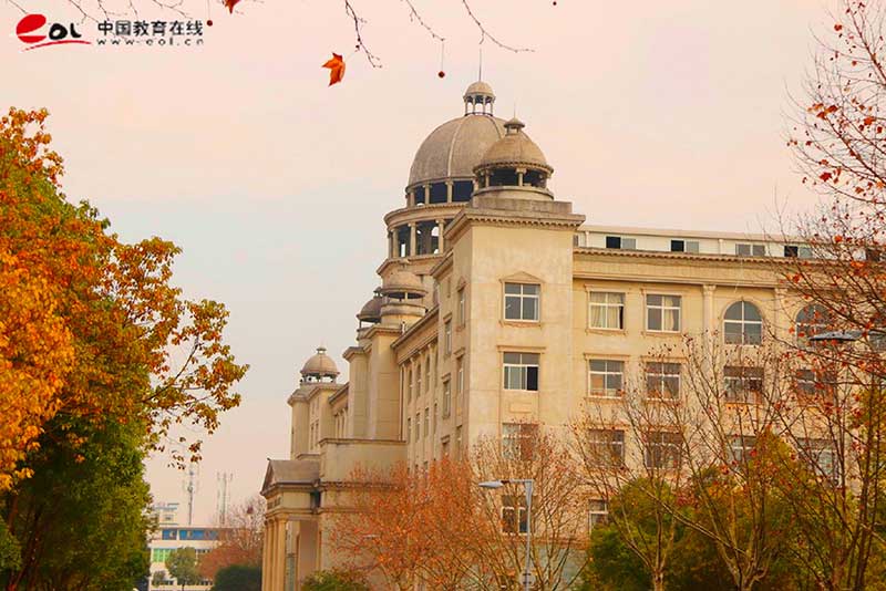 武汉商贸职业学院校园风光 