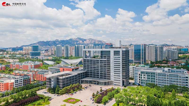 中国石油大学（华东）教育发展中心校园风光