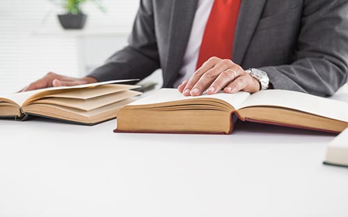 南宁成人高考可以报考哪些学校？学历可以报考公务员吗？