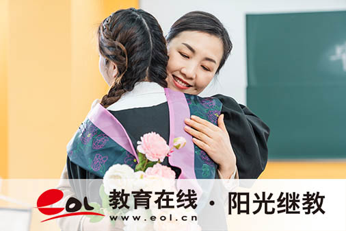 广西成人高考报名有哪些条件与要求？考哪些科目？