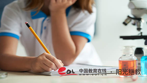 成人高考需要准备的材料有哪些？考哪些内容？