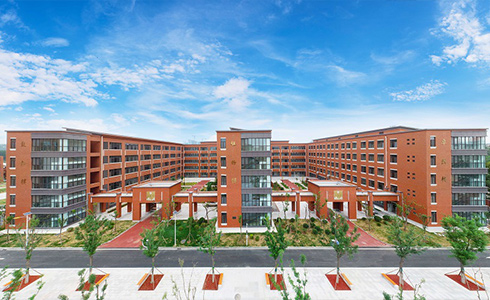 走进济南大学城实验高级中学