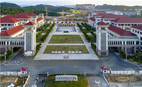贵州电子科技职业学院学校正门