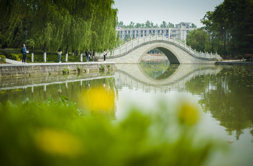 广西师范大学院校展播备考看点北京科技大学成都大学广西师范大学