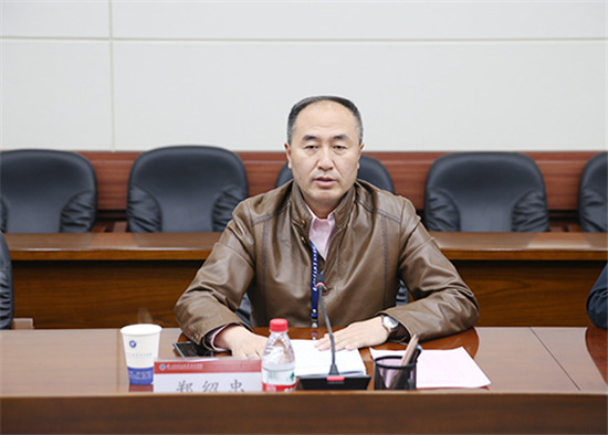 党委书记,院长郑绍忠汇报学生返校准备工作