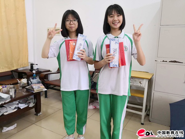 增城第二中学黄金玉,王依圆获中国教育在线优秀小记者!