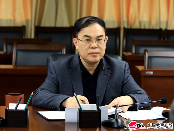 校党委书记朱伟才出席会议