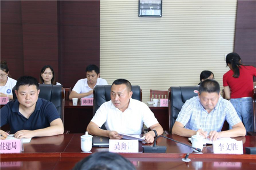 大地上把汗水洒在脱贫第一线贵州建设职业技术学院脱贫攻坚之望谟行