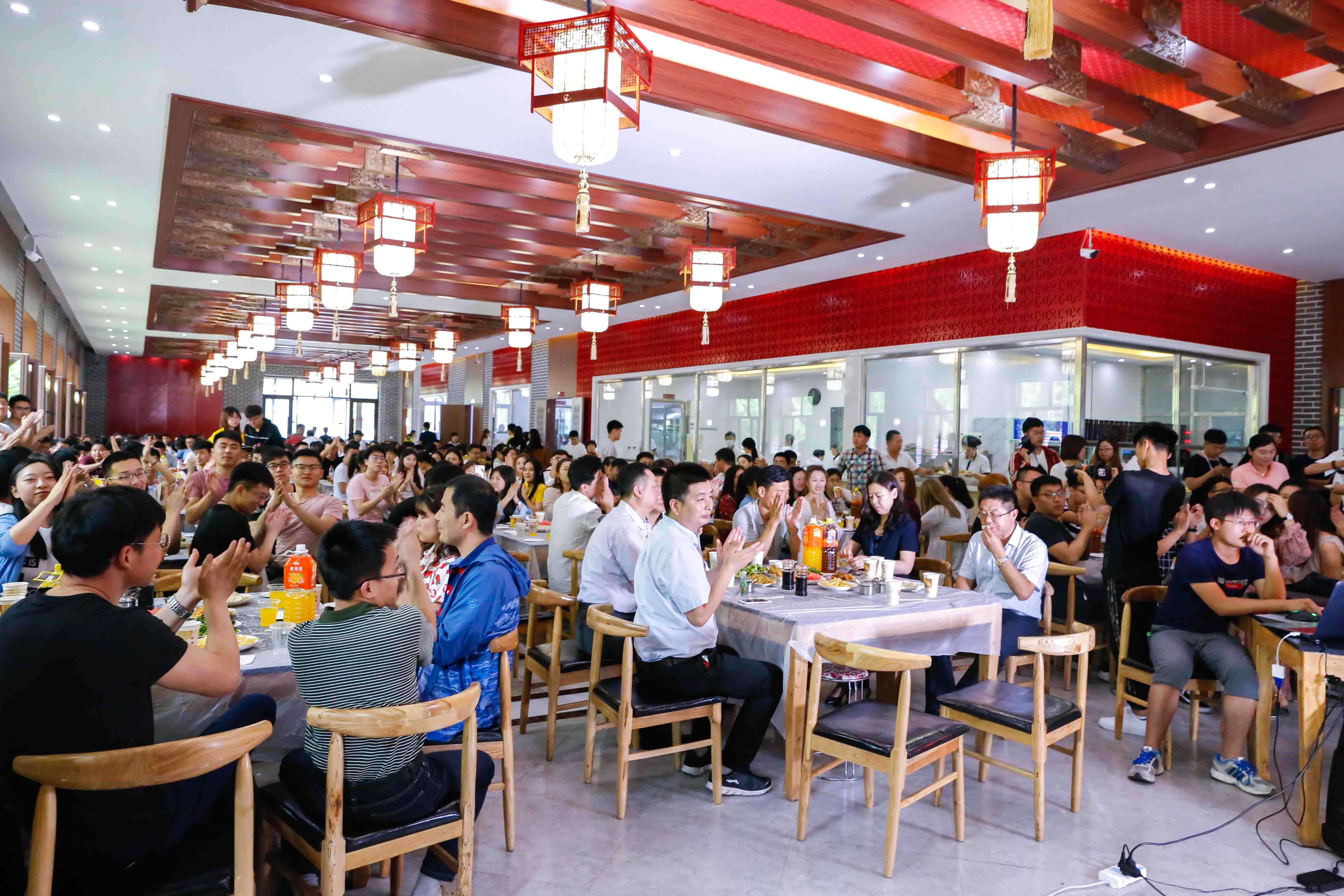 东北农业大学:品味东农饺子宴,依依惜别母校情