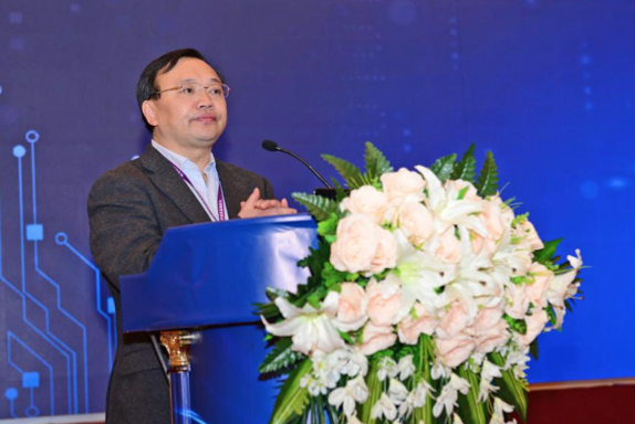 夏立新副校长致辞