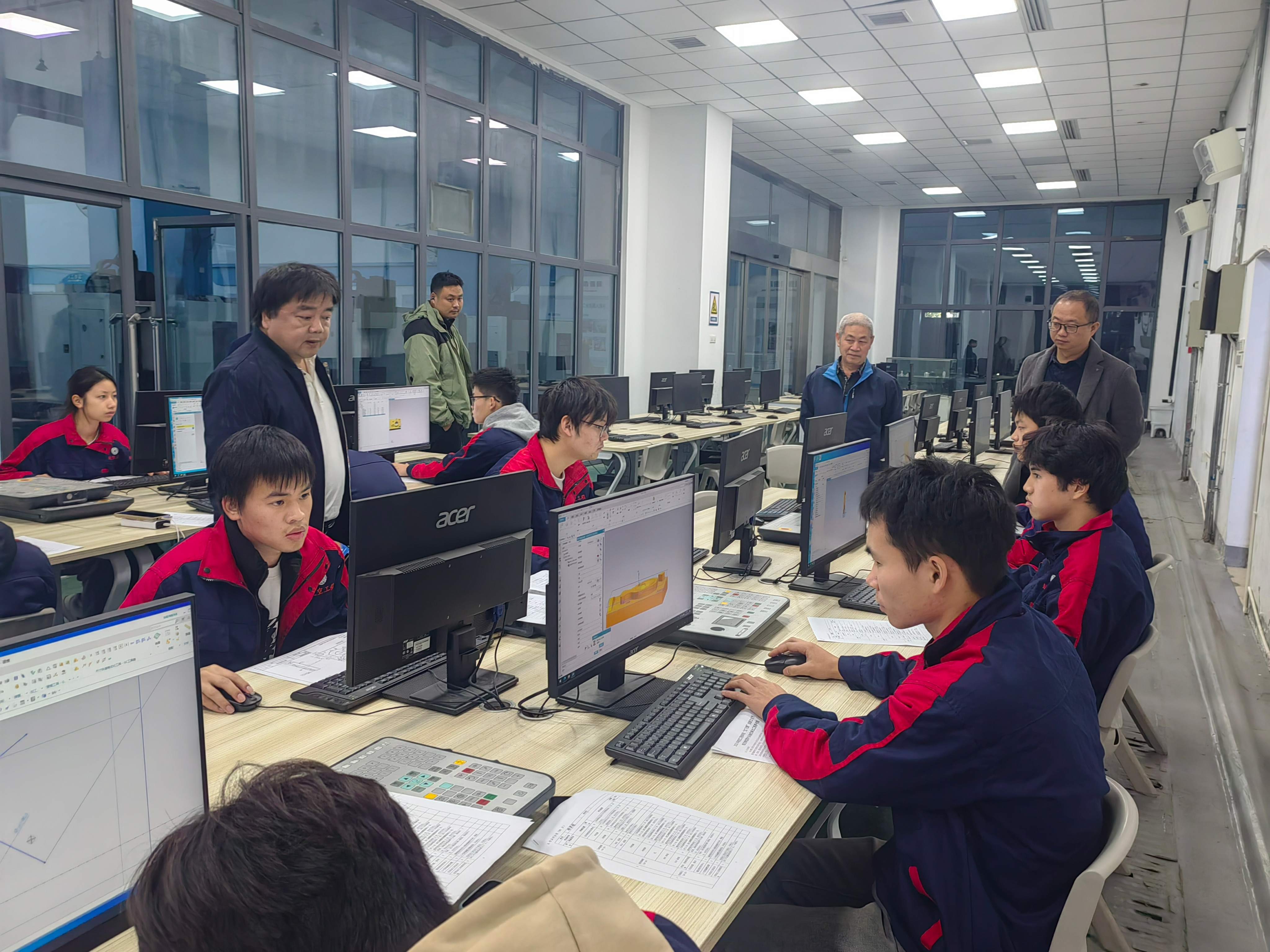 航空典型零件多轴仿真比赛现场