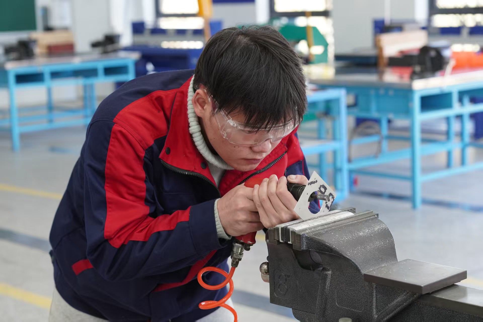 飞机钣金与铆接比赛现场