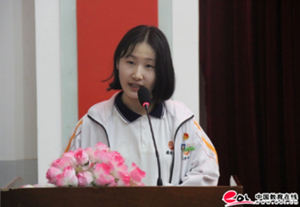 临澧一中举行2019年上学期团员发展仪式