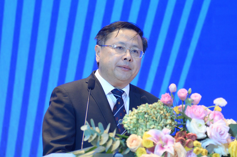 深圳大学副校长徐晨主持开幕式